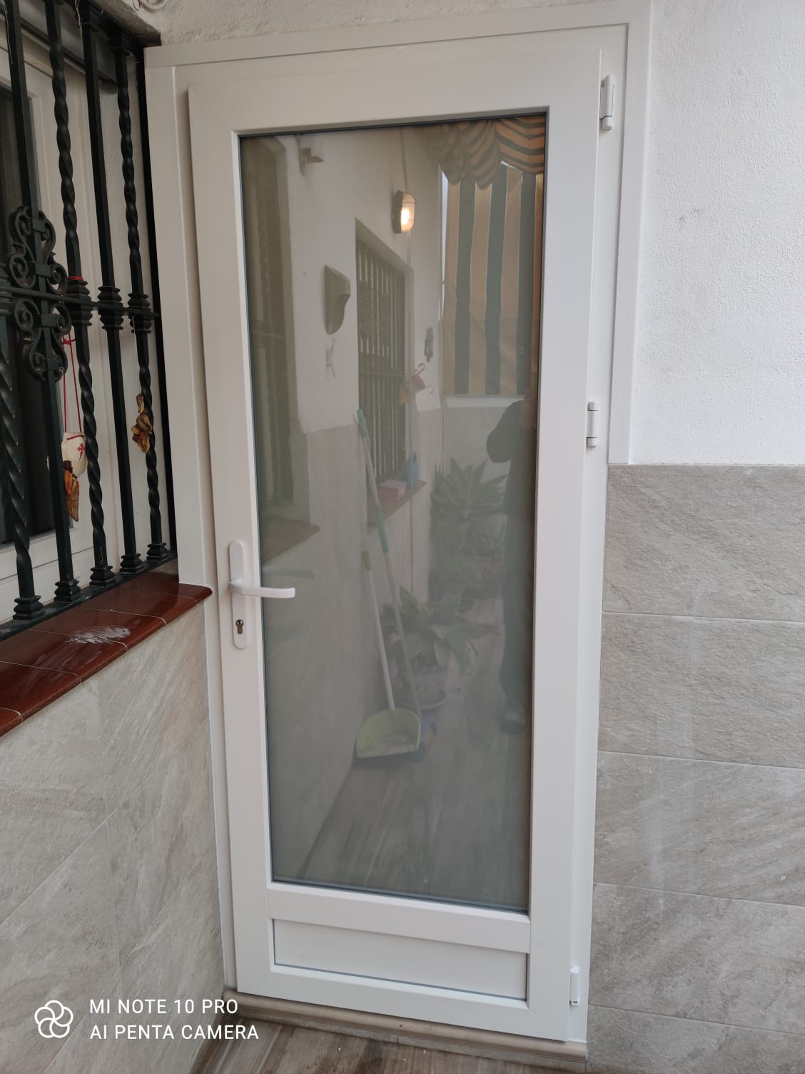 Beneficios de la instalación de puertas correderas de PVC en una vivienda -  Puertas